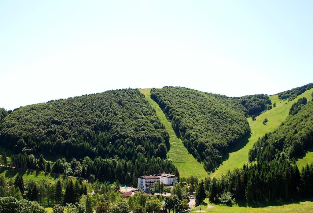 Sport & Family Hotel Bucaneve Brentonico Exterior photo
