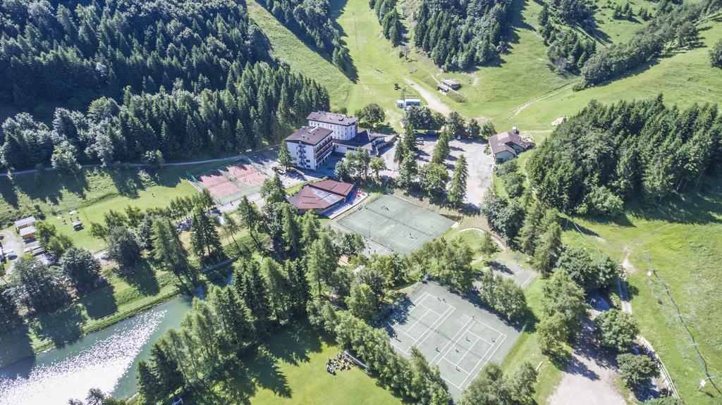 Sport & Family Hotel Bucaneve Brentonico Exterior photo